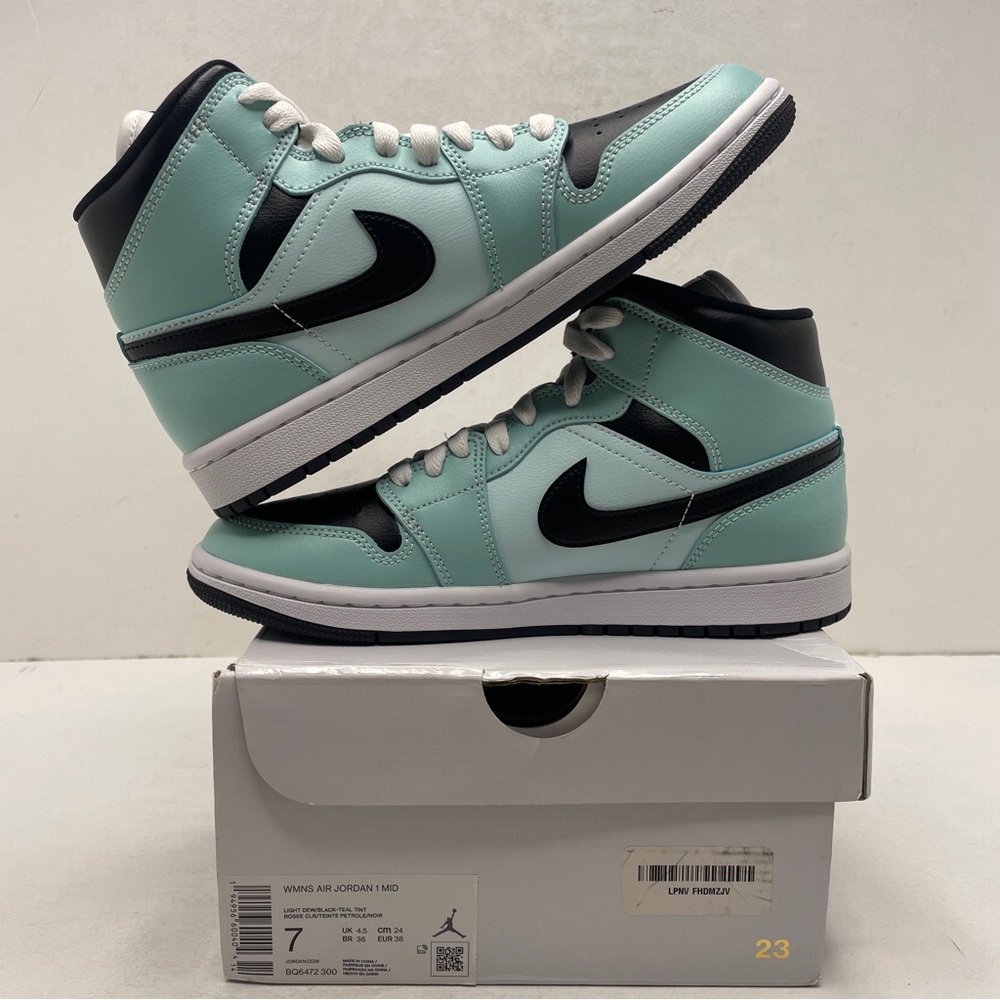 Nike Air Jordan 1 Retro Mid WMNS “Light Dew/Teal Tint” 2022 - Picture 3 of 4